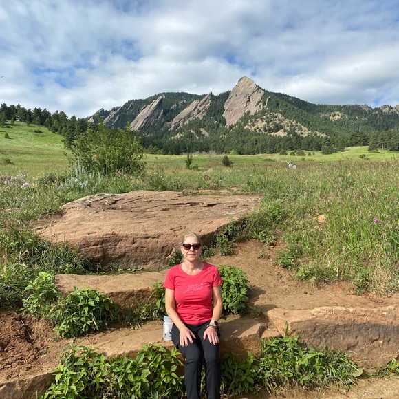 Meet your Posher, Joni - Picture 1 of 1